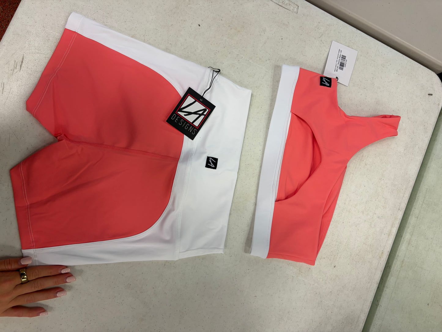 MAUI TOP PEACHY BABE/ WHITE