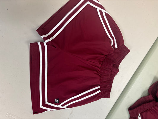 HORIZON SHORT IN BURGUNDY AND WHITE